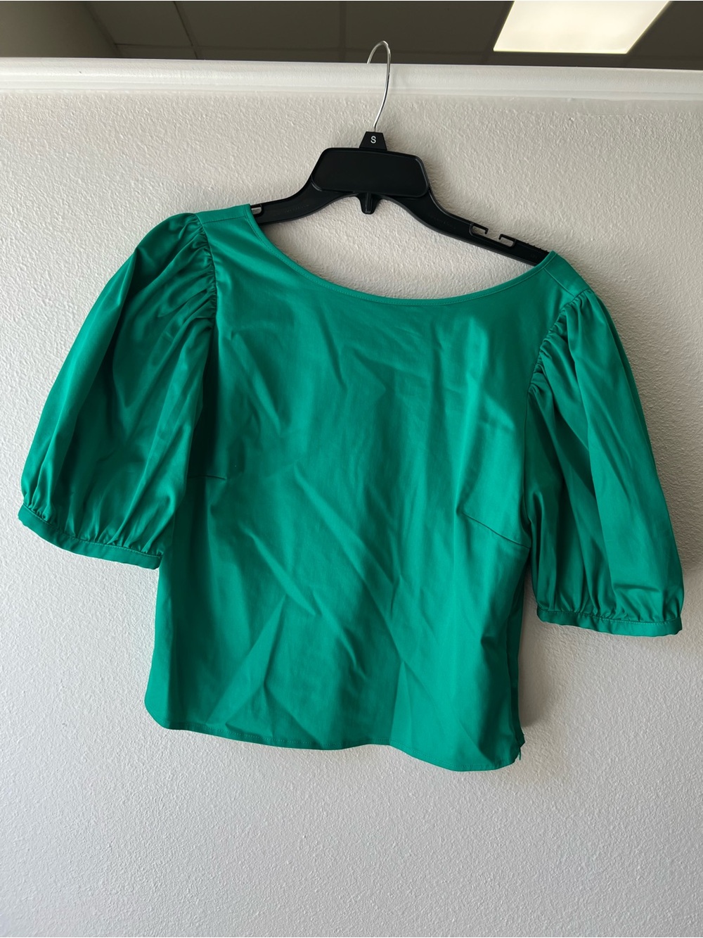 ANTONIO MELANI Emerald Green Puff-Sleeve Button Crop Top